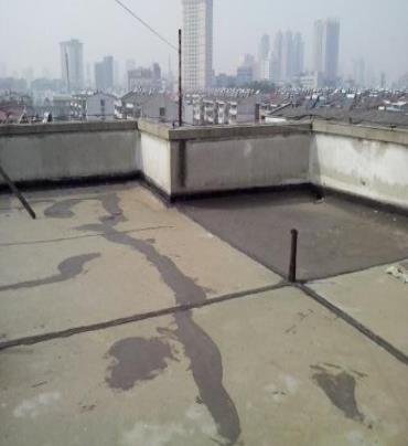 达尔罕茂明漏水维修 楼顶漏水是什么原因，楼顶漏水维修方法是什么?